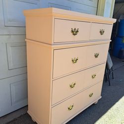 BIG  DRESSER.  