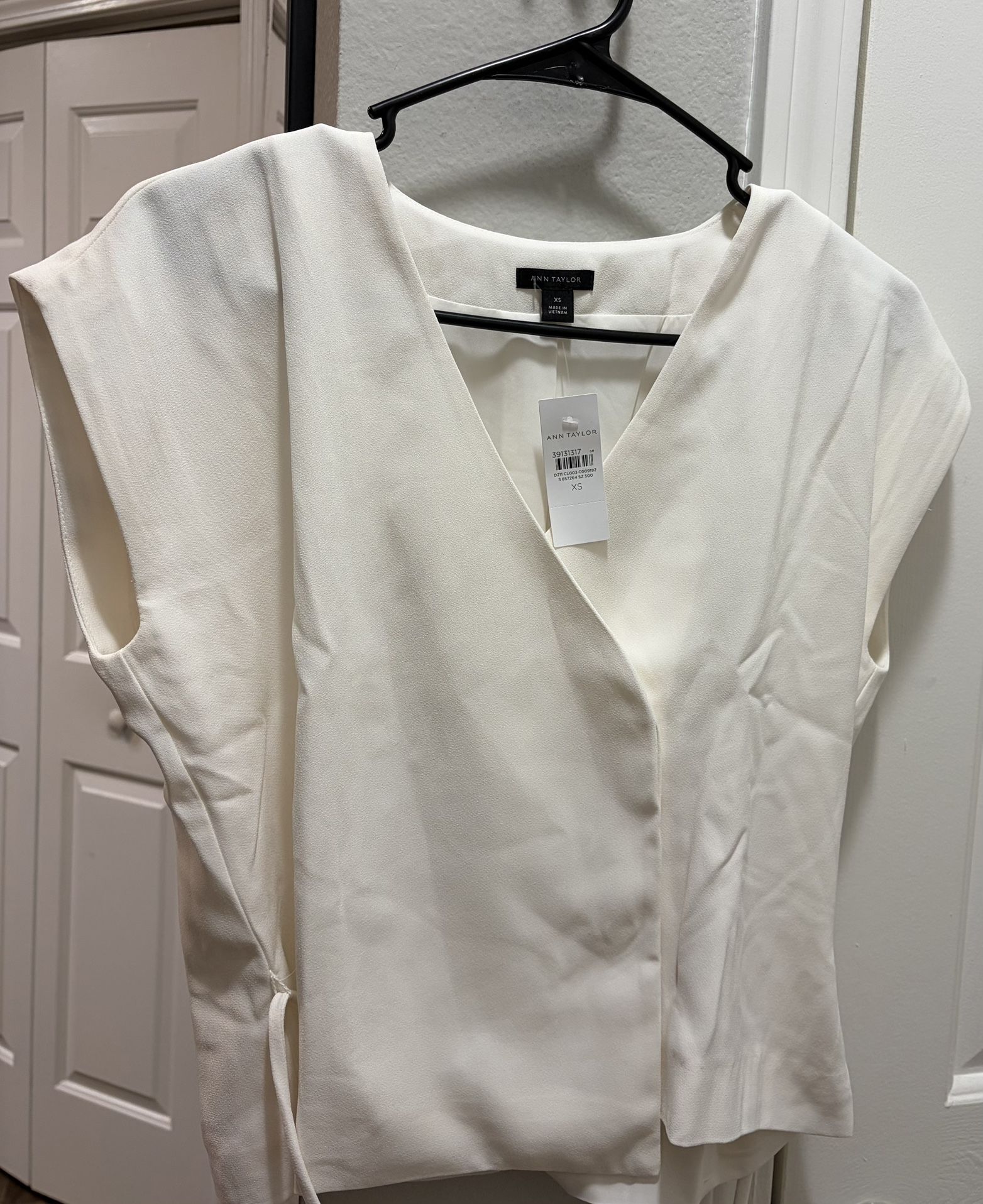 Ann Taylor Elegant Cream Blouse