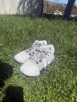 Nike LeBron Witness VIII Basketball Shoes