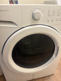 Frigidaire Washer & Samsung Gas Dryer