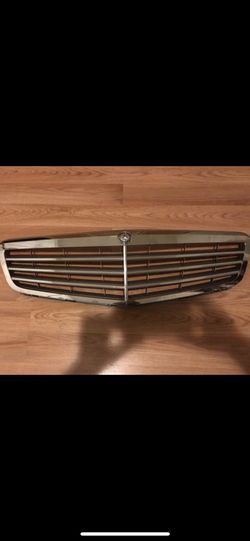 2008 and up mercedes c300 grill $50 obo