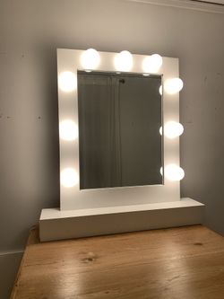 Vanity mirror