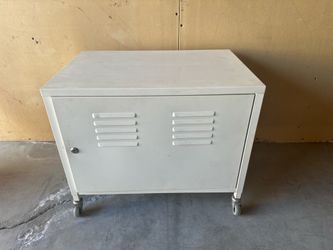 Locker- Cabinet on wheels