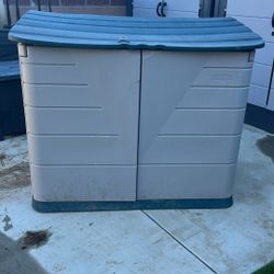 Rubbermaid storage shed 5 by 3