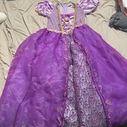 Repunzel Customer With Wig 