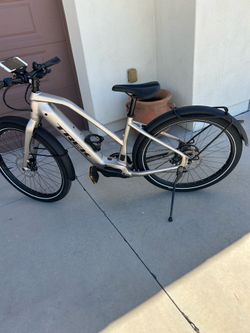 2020 Trek Allant+ 8 Stagger ebike Size M