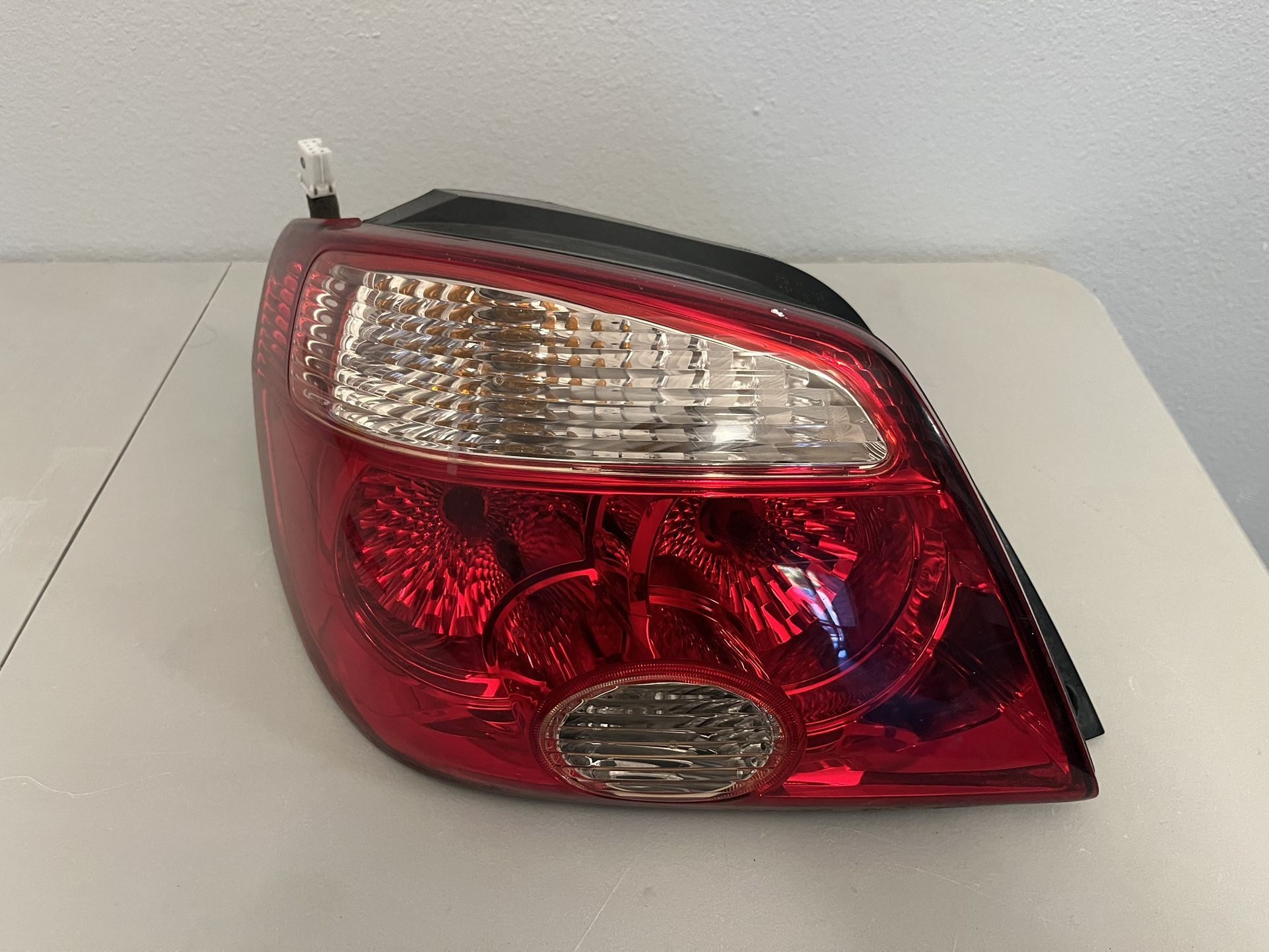 Mitsubishi Outlander taillight