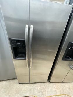 ✨ GE Side-by-Side Stainless Steel Refrigerator – Refurbished! 🧊
