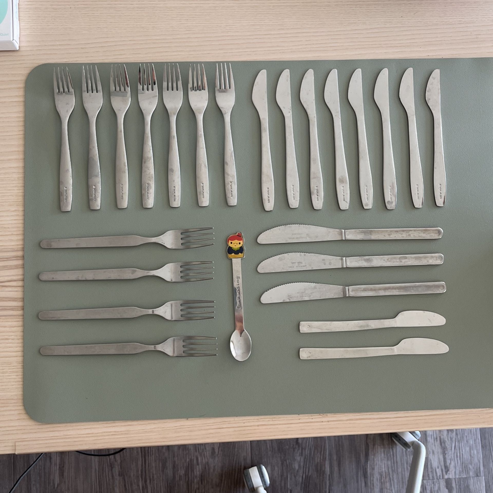 Forks + Knives + Spoon
