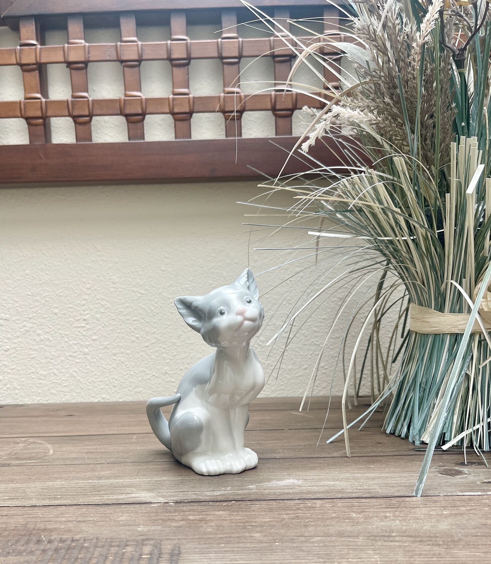 LLADRO Vintage Porcelain Cat Figurine #5113 Retired