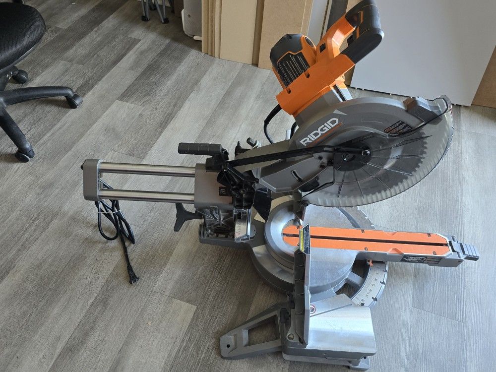 Miter Saw. 12" Inches 