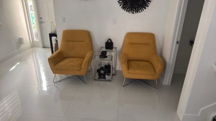 Accent chairs