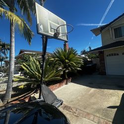 Basketball adjustable post