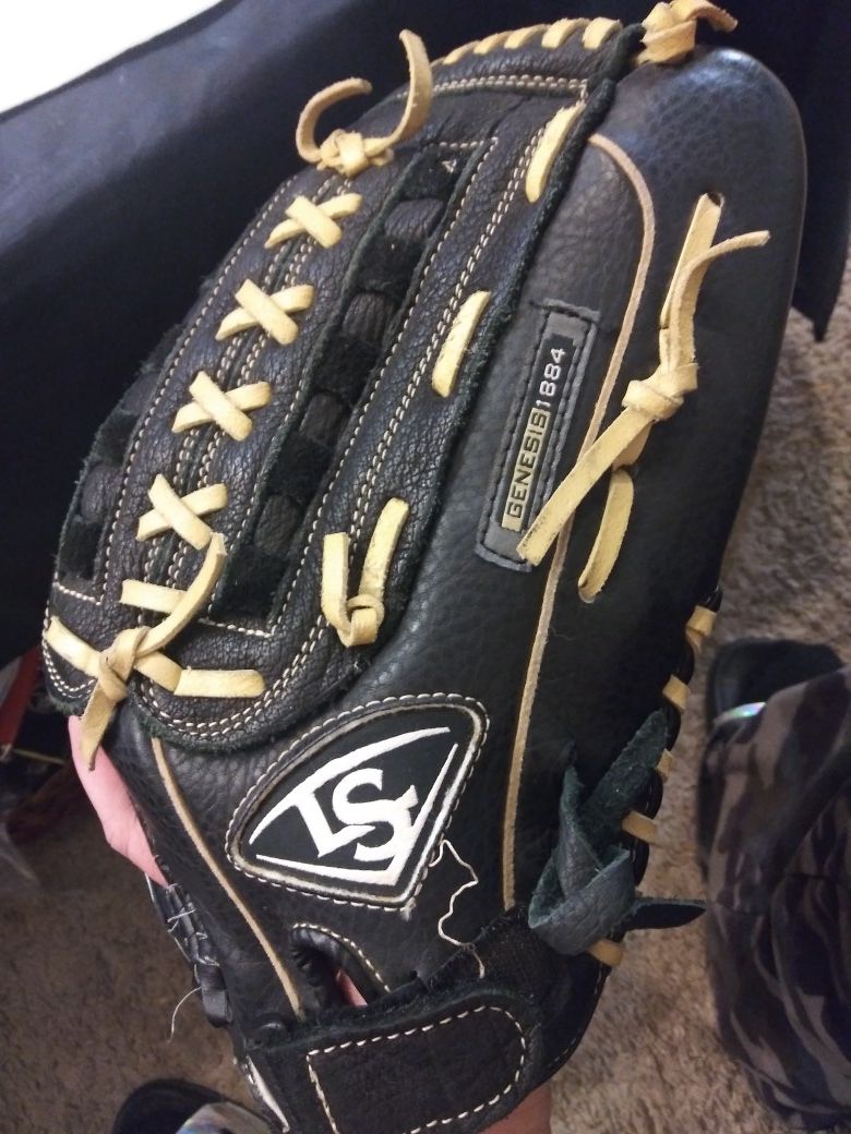 Louisville Slugger softball glove