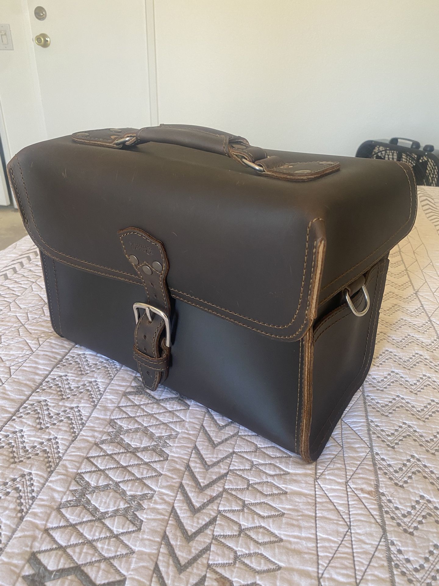 Saddleback Leather Company Large Gadget Box