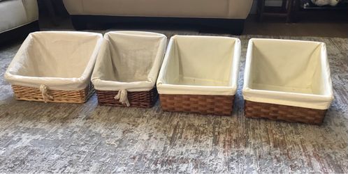 4 storage baskets with liners