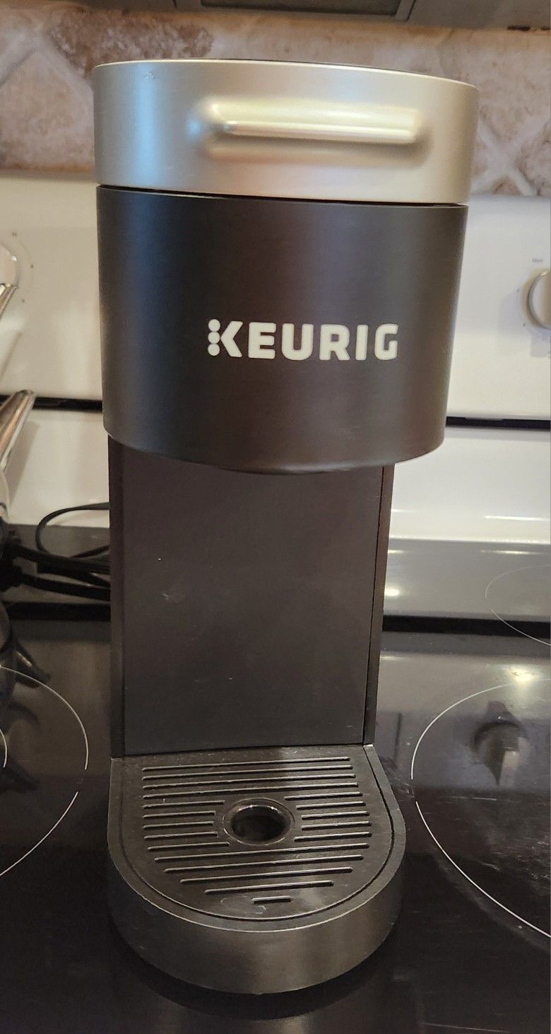 Keurig K-Slim Black Single-Serve K-Cup Pod Coffee Maker