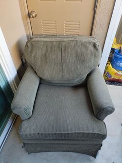 COMFORTABLE SWIVEL/ROCKER
