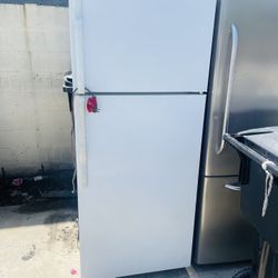 GE  Re__frigerator✅ 30 Days Warranty ✅      🚚Free Delivery 10 Miles 🚚