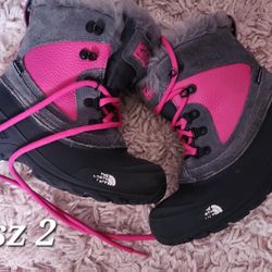 Girl Snow Boots Sz 2