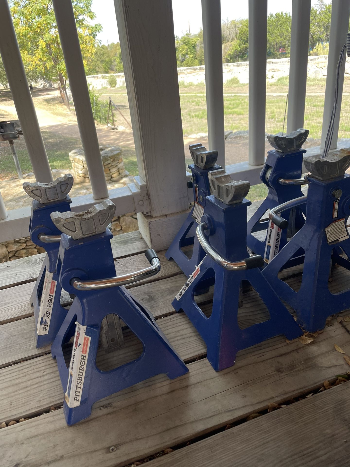 3 ton aluminum jacks by Pittsburgh