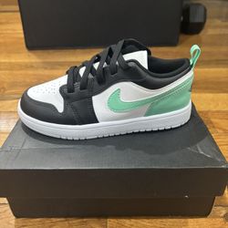 Kids Nike Air Jordan 1 Low Alt Green Glow Sneakers Size 3Y