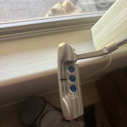 Scotty cameron select newport