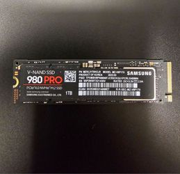 Samsung SSD 980 PRO 1TB, PCIe 4.0 M.2 2280, Up to 7,450 MB/s
NVMe Internal Solid State Hard Drive
