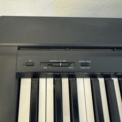 Yahmaha P-71 Digital Piano