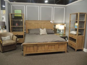 Trisha Yearwood Todays Traditions King Panel Bed - Light Honey Oak | Headboard