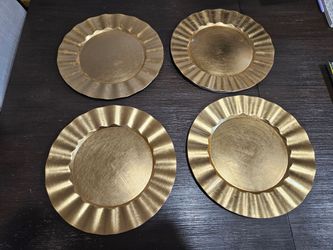 Set of 4 Gold Chargers