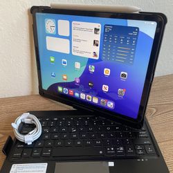 iPad Pro 11” (M2 chip / 2022 model) 4th Generation 128GB with keyboard case and stylus pen