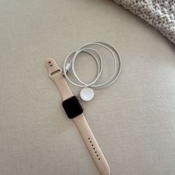 ⌚ Apple Watch Series 3 – 38mm / 42mm (GPS)