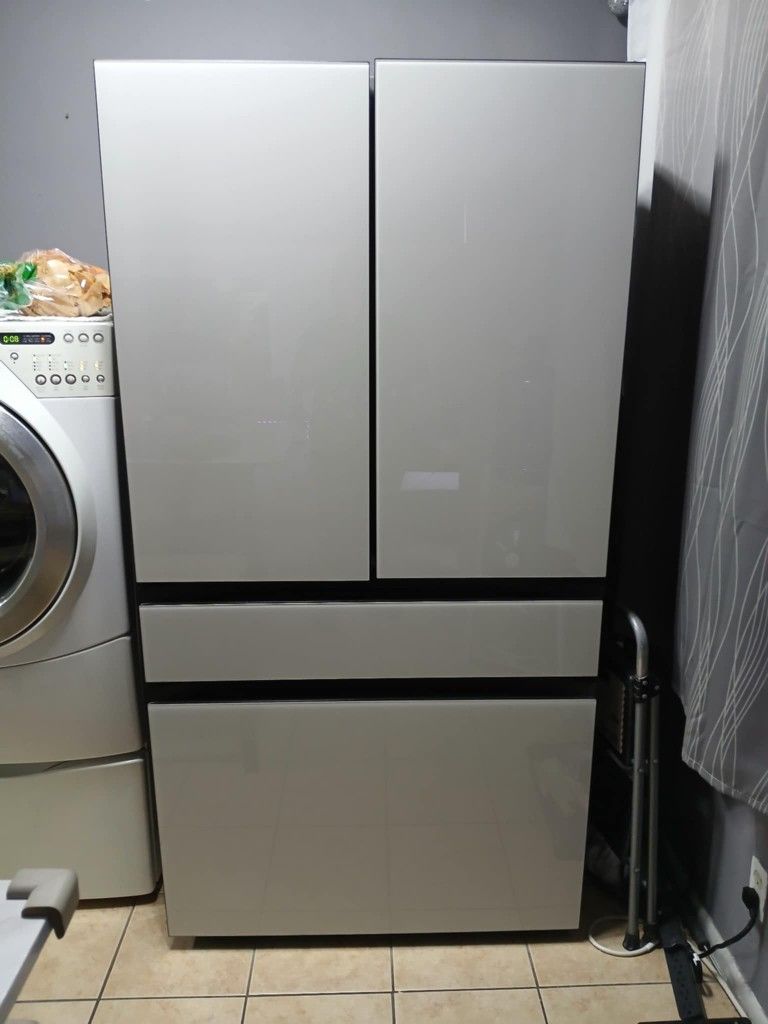 Refrigerator ((Se Habla Español))