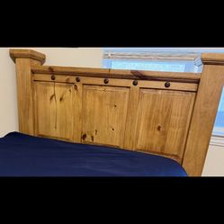 Queen Size Bed Frame Great Condition!