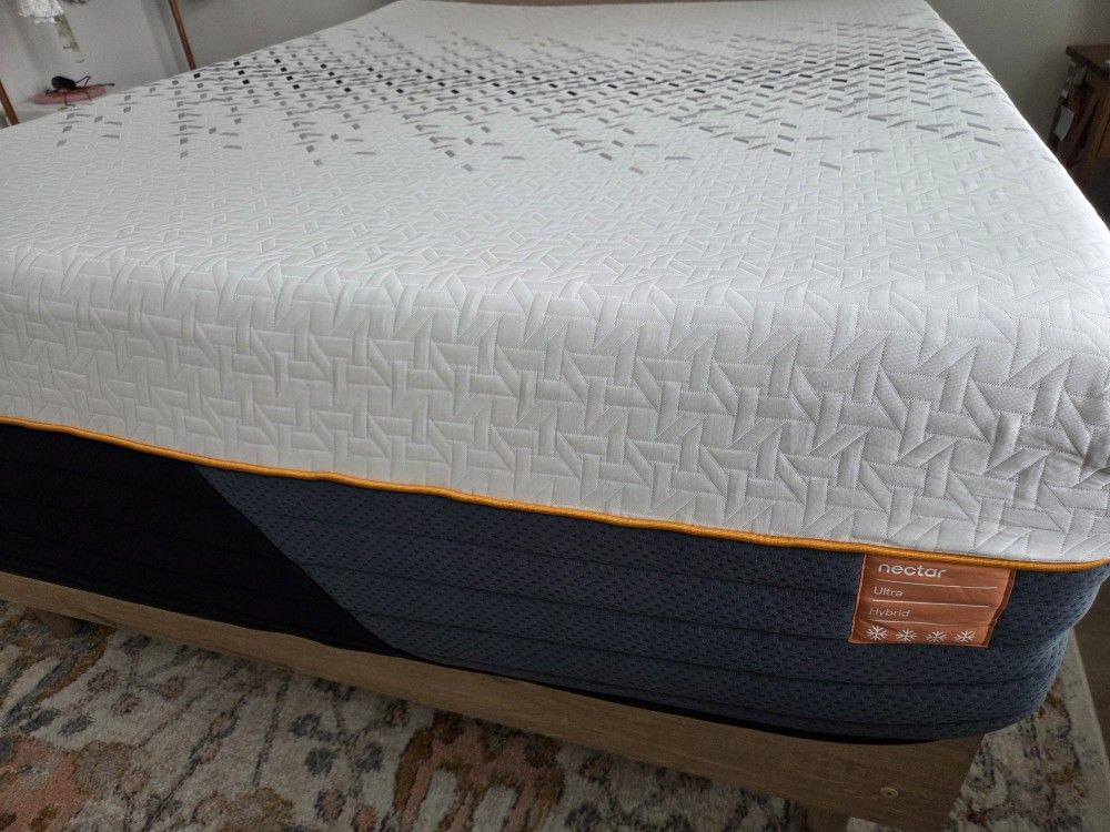 Queen Nectar Ultra Hybrid Mattress - Like New