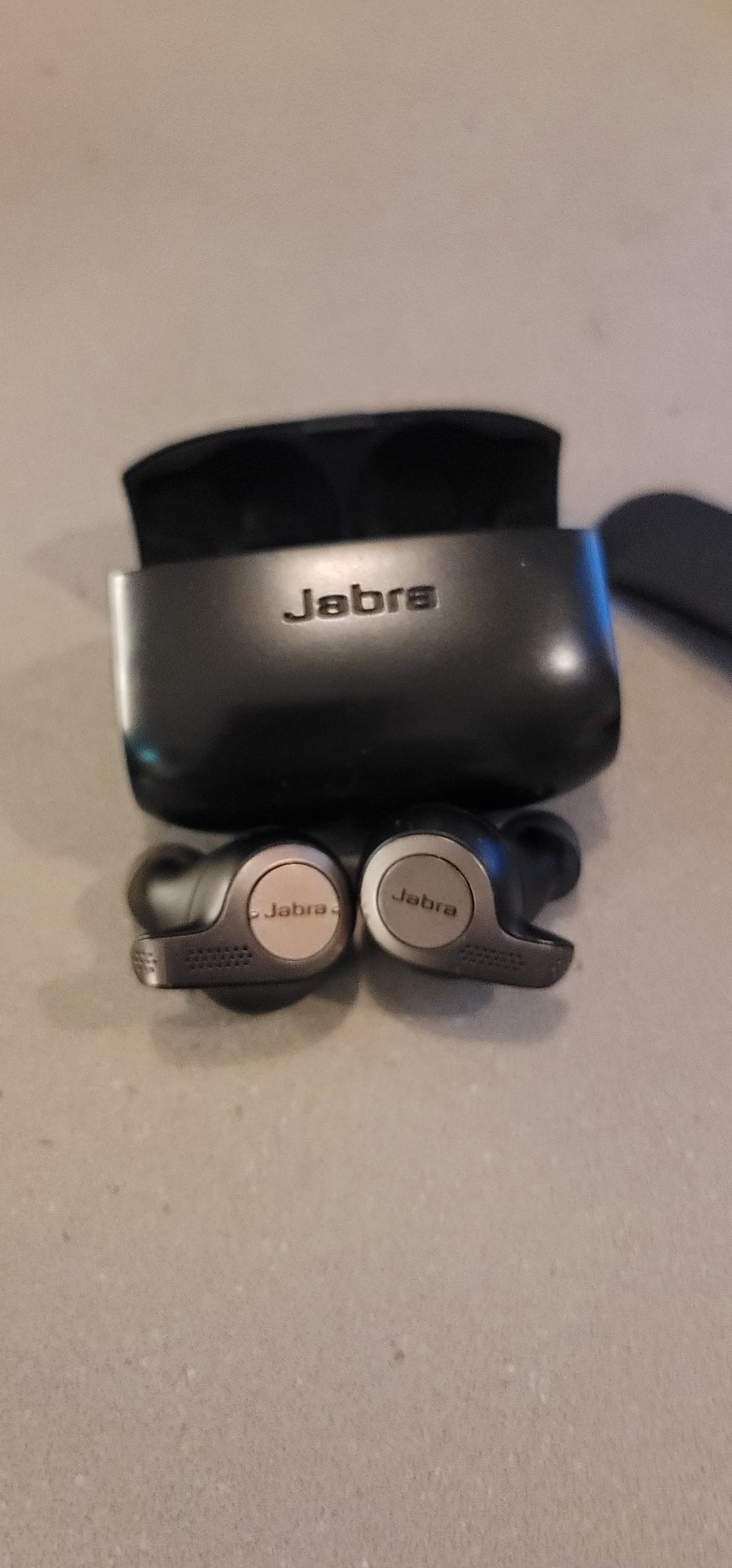 Jabra wireless headphones earbuds