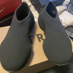 Yeezy Knit Runner