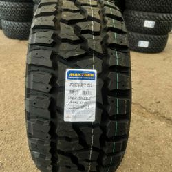 33/1250/22 Maxtrek Fortis RT Tires New Set