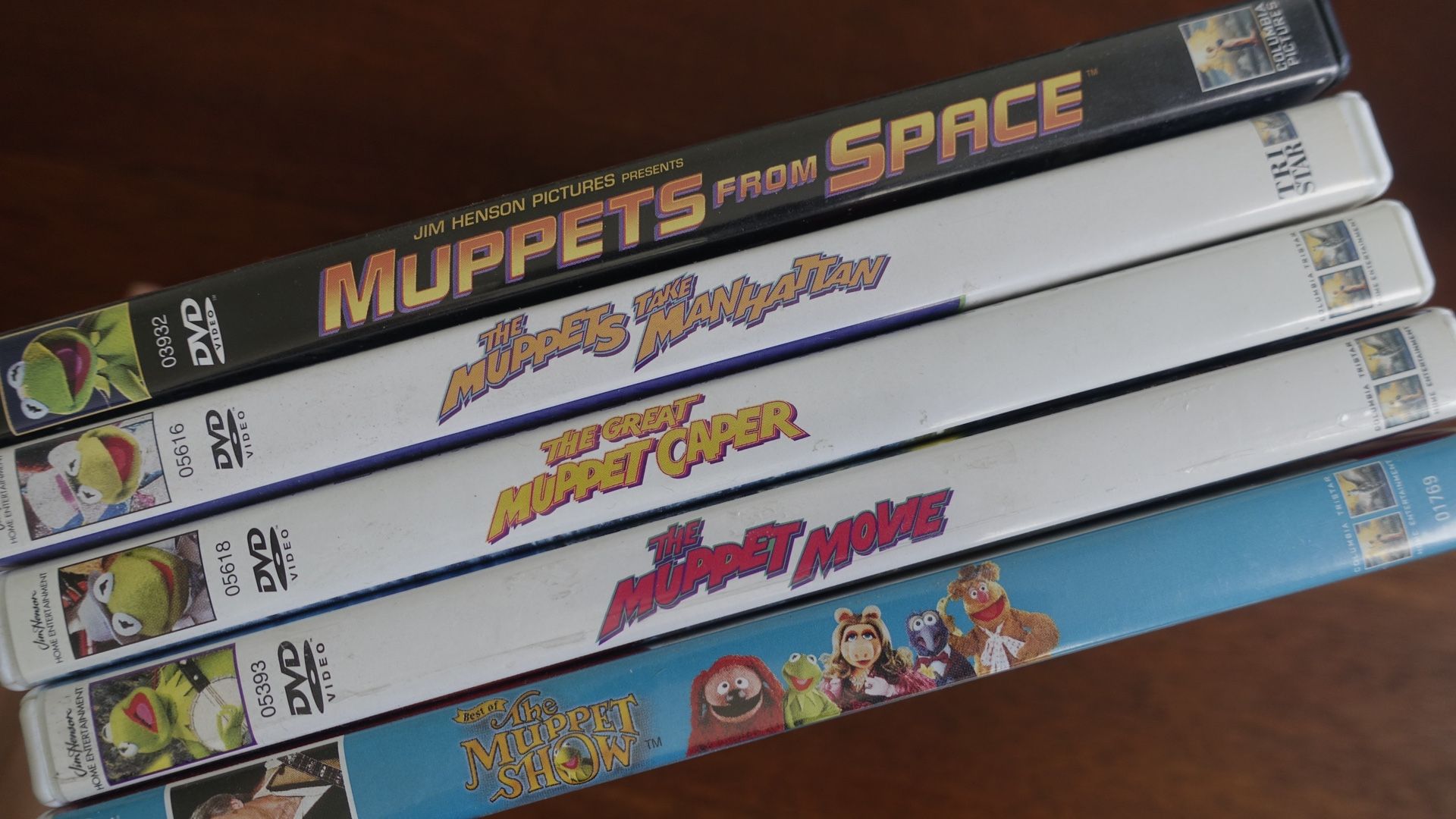 Muppet DVDs: Muppets From Space (1999), Muppets Take Manhattan (1984), The Muppet Caper (1981), The Muppet Movie (1979), And 3 EPS Of The Muppet Show