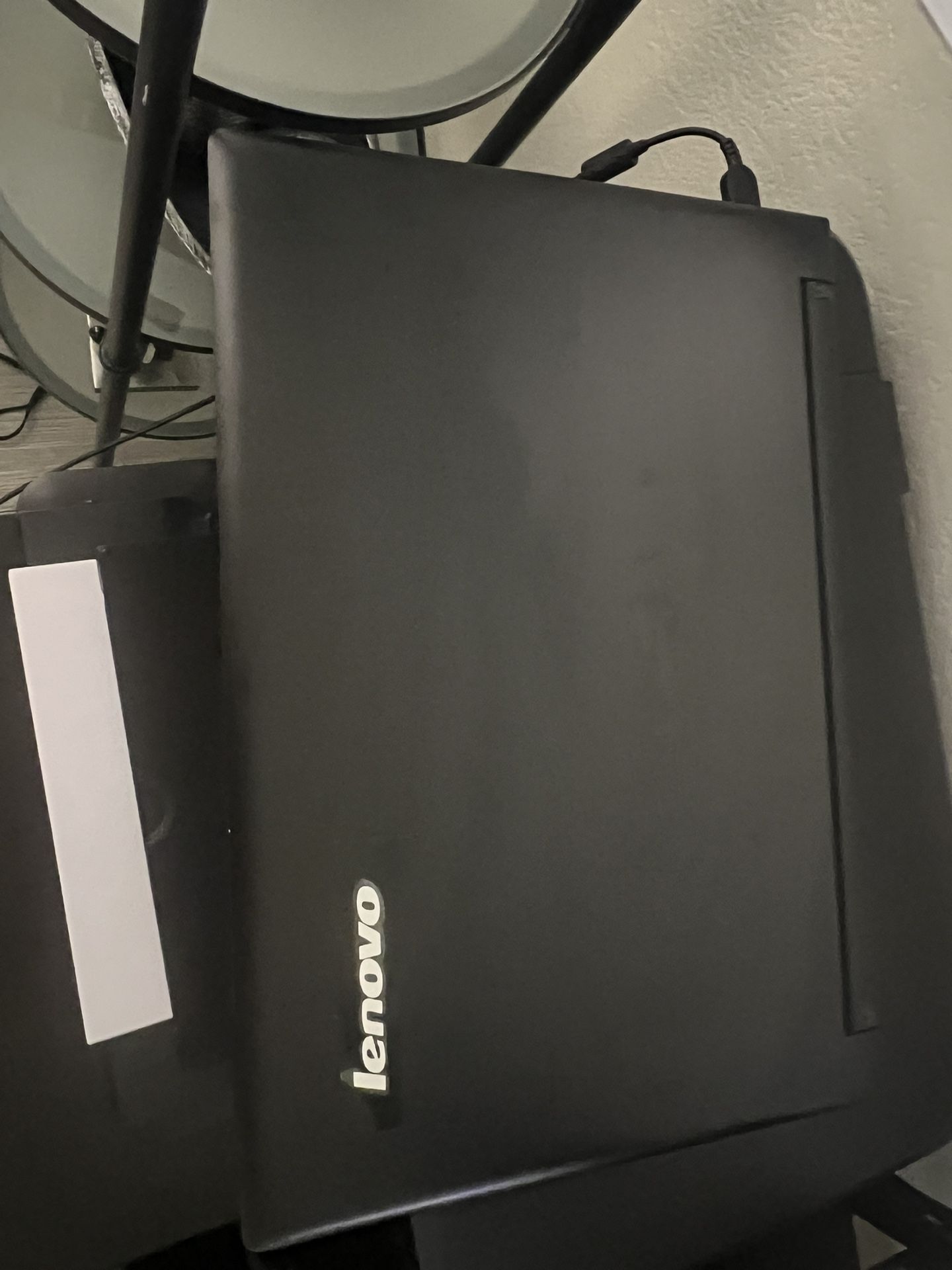 Lenovo Edge 15 Touchscreen Laptop – 8GB RAM – Intel i3 – Windows 10