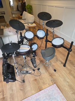 Alesis Drum set with amplifier set