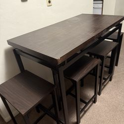 Bar Table W/ 4 Stools 