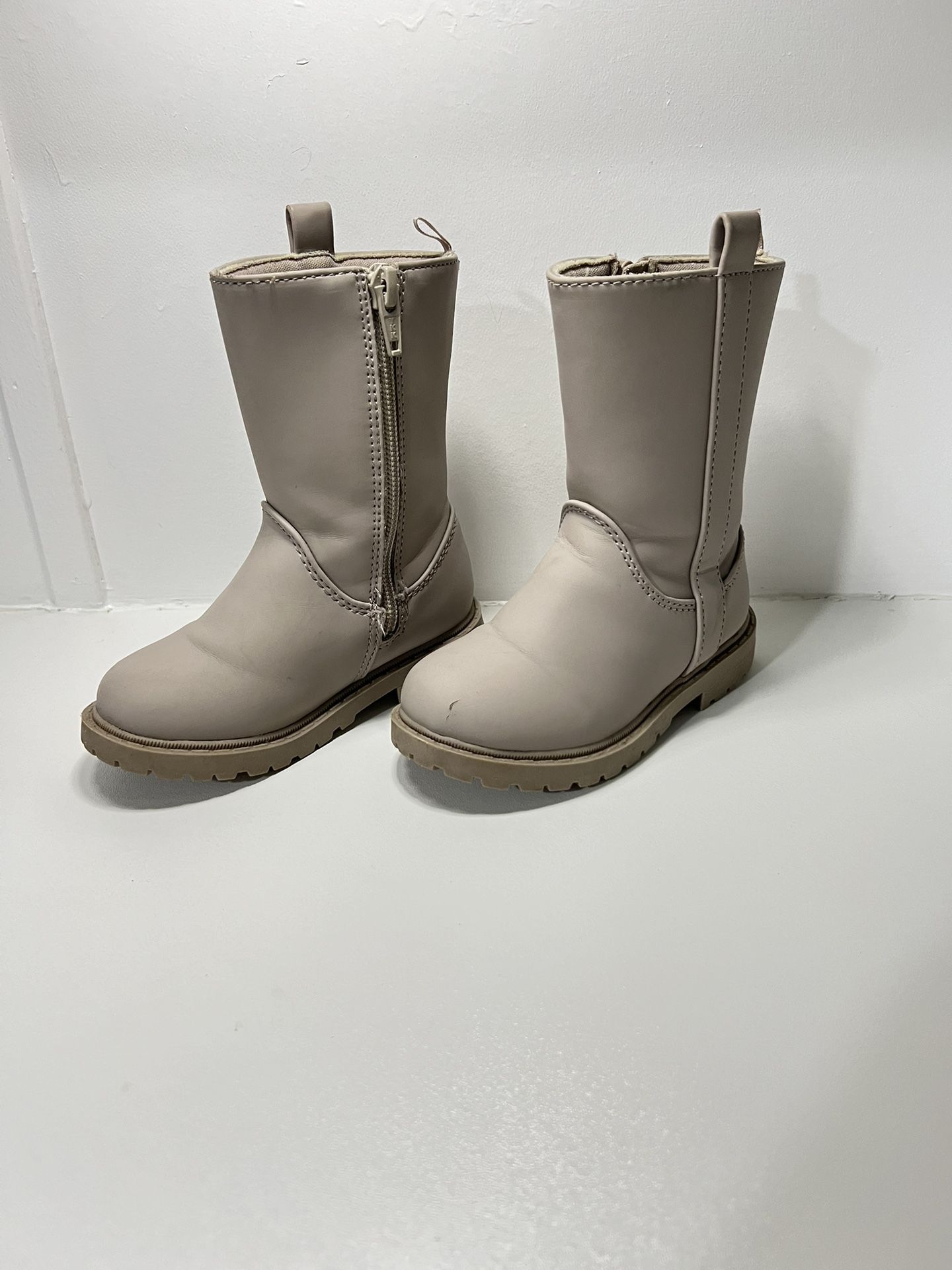 Old navy  toddler girl boots Grey color Size 7