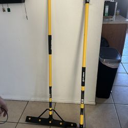 Dexter Squeegee And Scrubber 