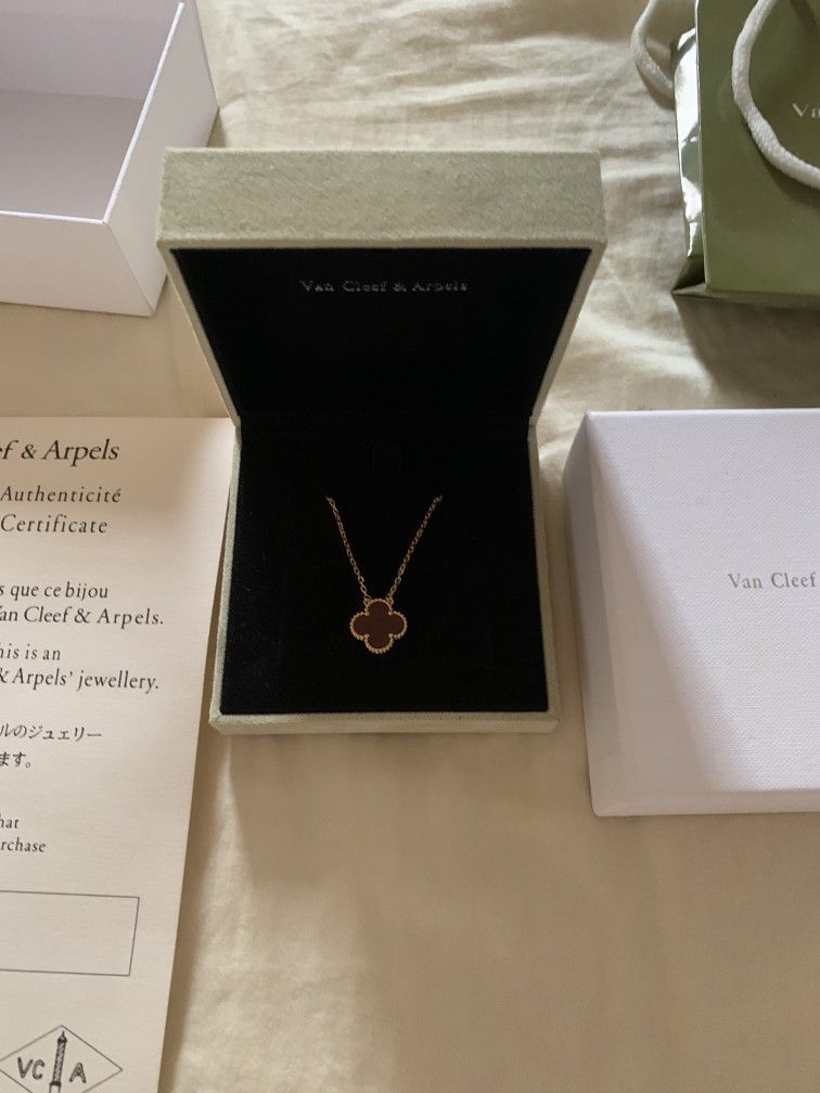 Van Cleef & Arpels Van Necklace – Stylish 18K Gold Plated Women's