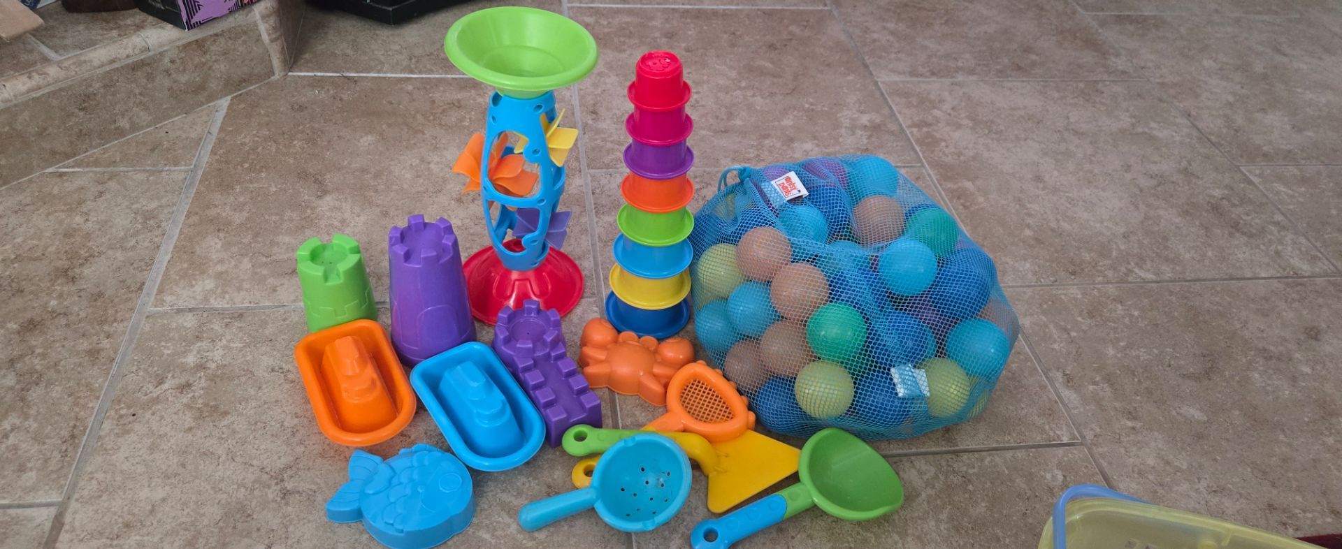 Water/sand toy