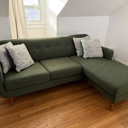Modern Green Sectional Sofa w/ Chaise – Like New