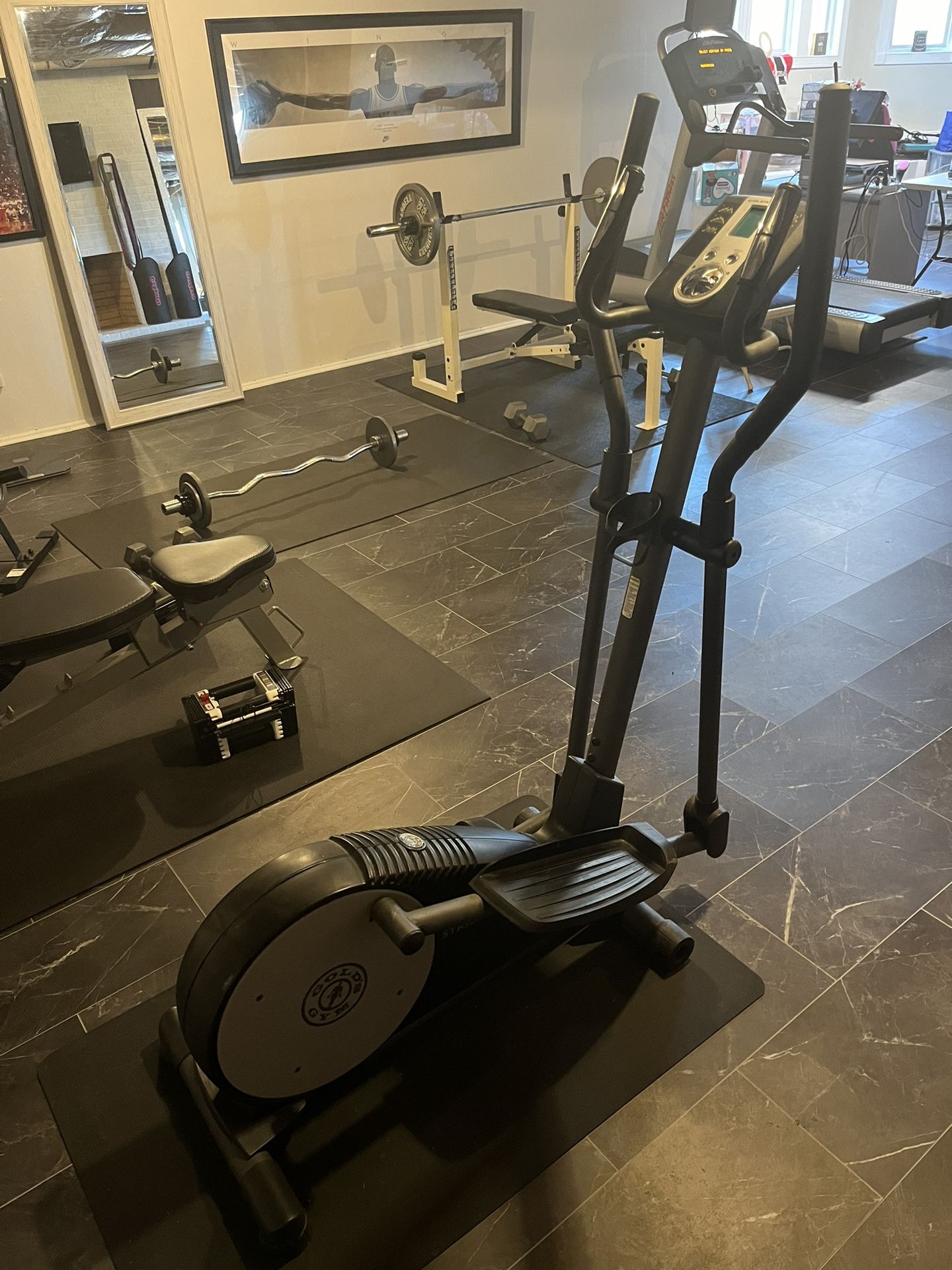 Gold’s Gym Stride Trainer 380 Elliptical for Sale in Nashville, TN