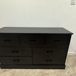 DRESSER GREAT CONDITION 